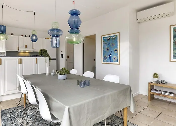 4 Star In Humble-by Traum Humble