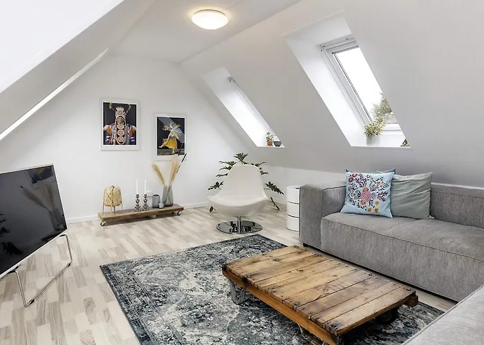 4 Star In Humble-by Traum Humble